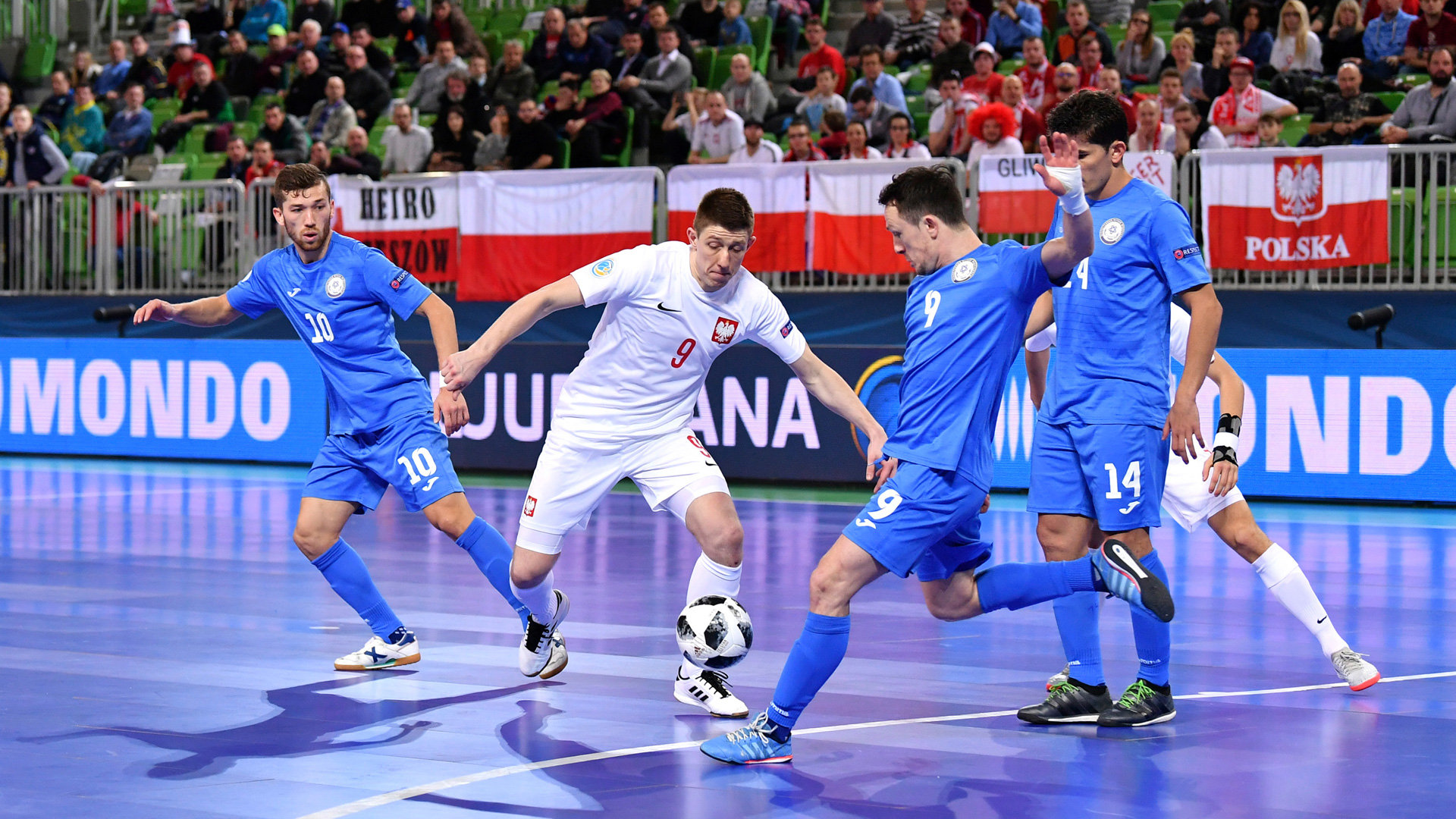 状态火热！穆雷首节6中4得到10分2篮板1助攻