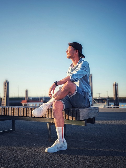 6场比赛狂砍230分！爱德华兹近6场场均命中5记三分