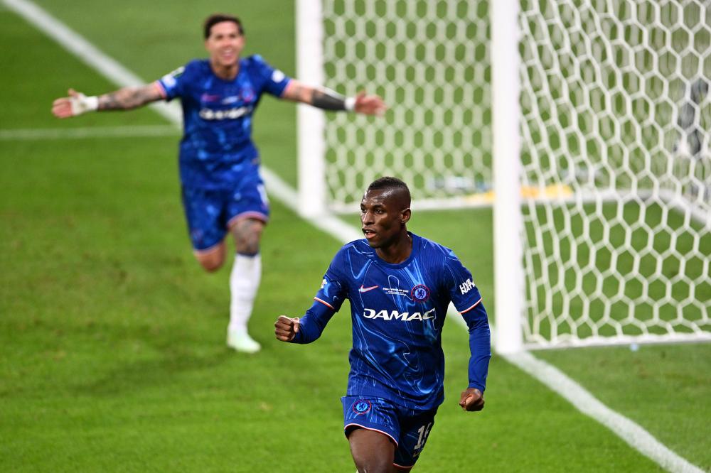 西甲战报：亚马尔传射，奥尔莫双响，巴塞罗那3-1阿拉维斯